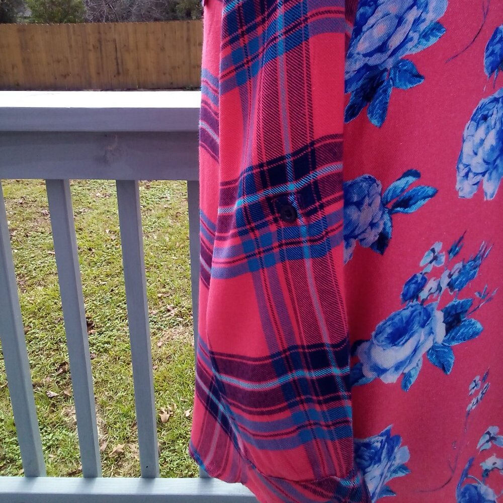 Women Tolani Plaid Tunic w/print back, Size Medium, Color Red, Blue. NWOT - Picture 3 of 6